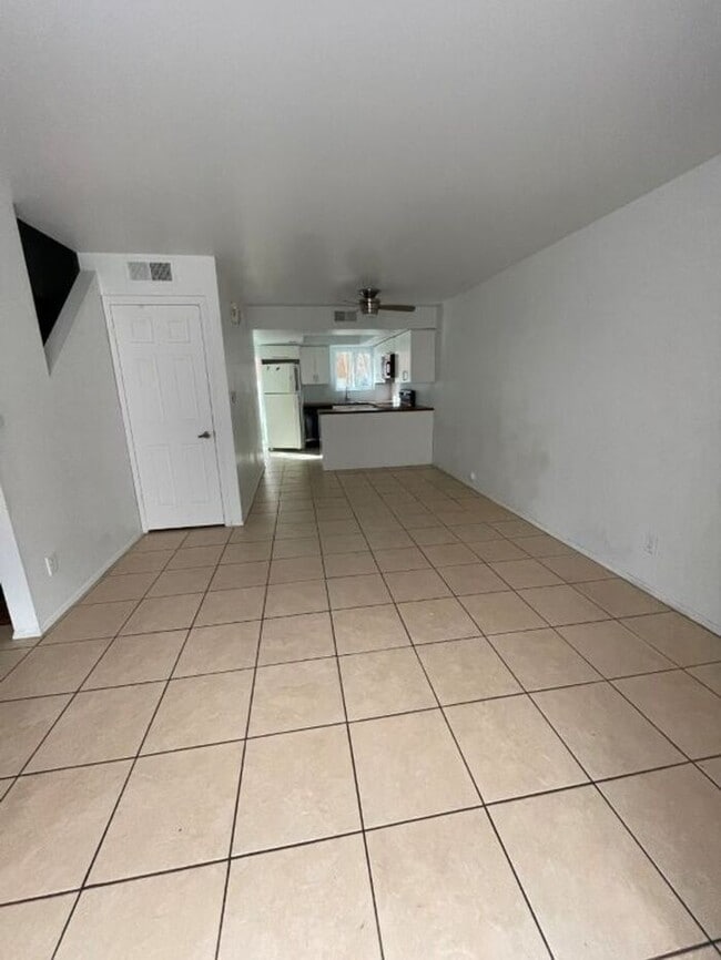 Building Photo - 544 S Wilson St