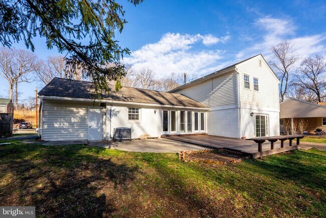 Building Photo - 8209 Mockingbird Dr