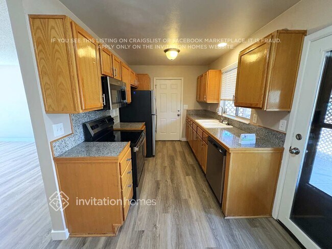 Building Photo - 8913 W 92nd Ave