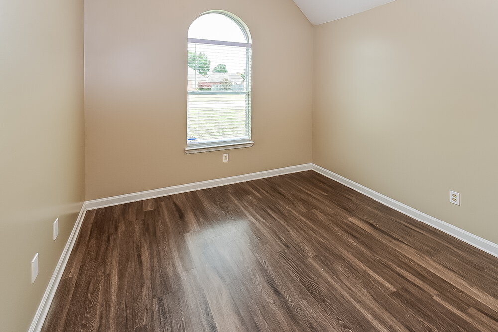 Building Photo - 6093 Wills Way Cir S
