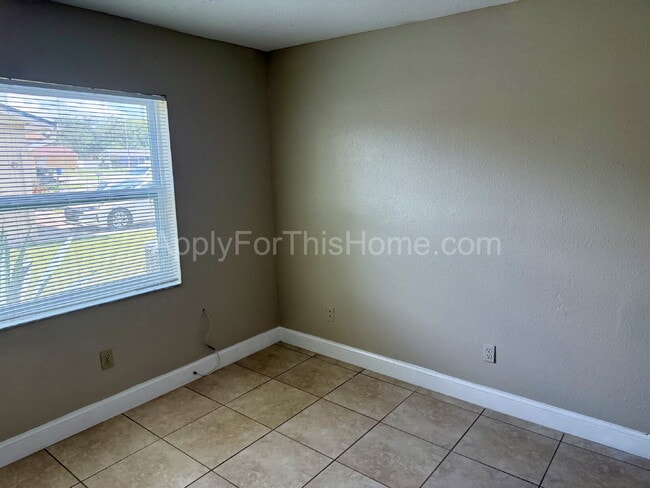 Building Photo - Single Family Home - Carrollwood Area