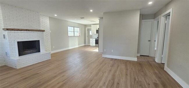 Building Photo - 5145 17th Ave N