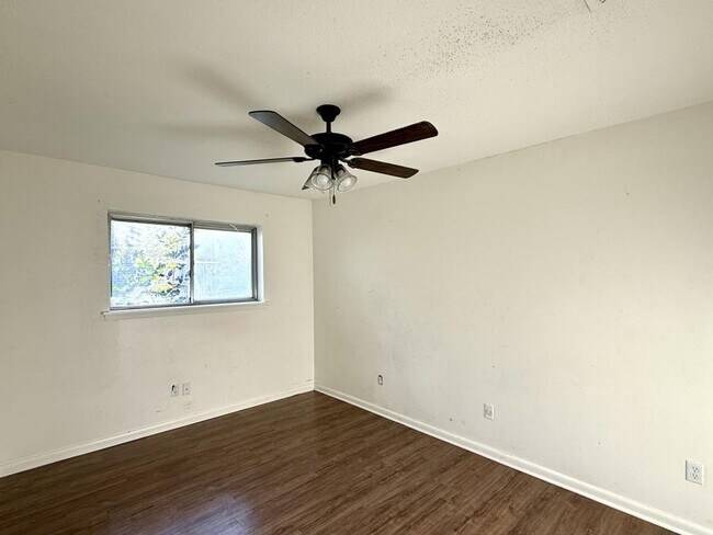 Building Photo - 2513 Tilman Dr