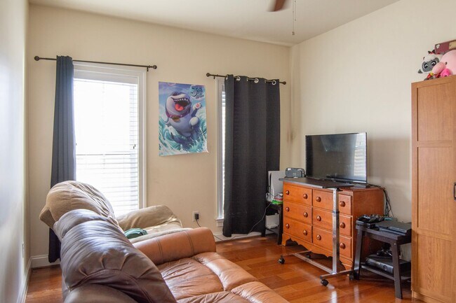 Building Photo - 6883 Birmingham Dr