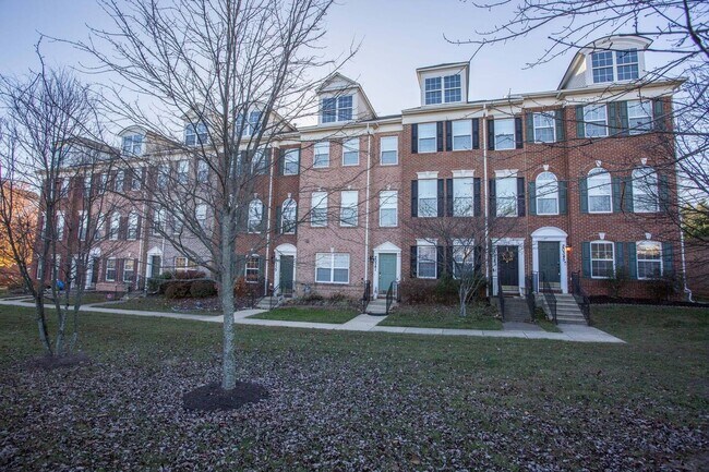 Building Photo - BEAUTIFUL 4 LEVEL TOWNHOME IN GERMANTOWN. 4 BEDROOM, 4.5 BATHS