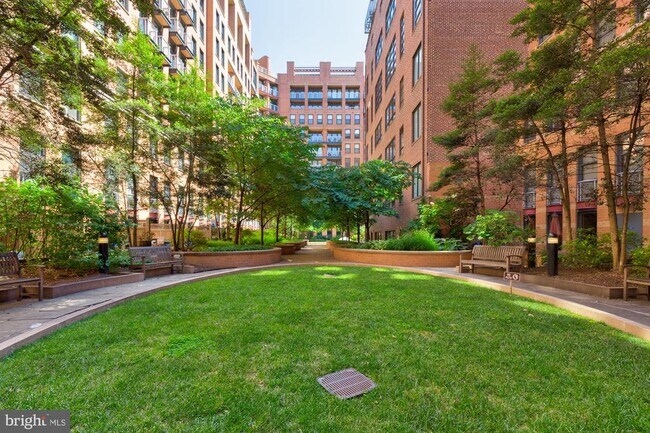Building Photo - 631 D St NW