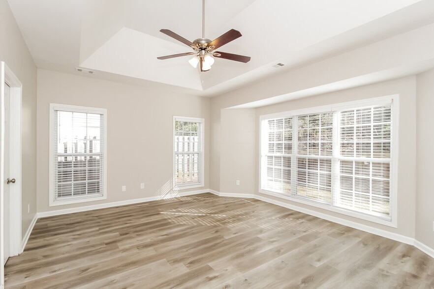 Building Photo - 2674 Neighborhood Walk