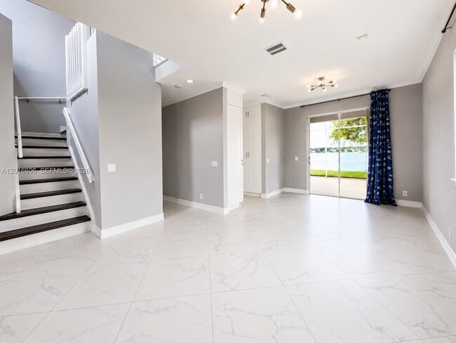 Building Photo - 963 Falling Water Rd