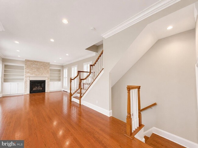 Building Photo - 1824 Potomac Greens Dr