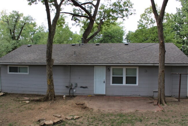 Building Photo - 11309 Corrington Ave