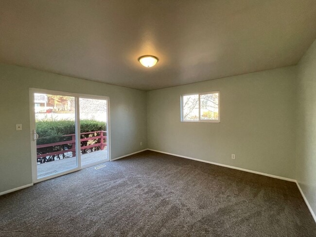 Building Photo - Spacious House on the Northeast Bench in Orem