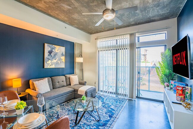 Building Photo - 333 E Roosevelt St