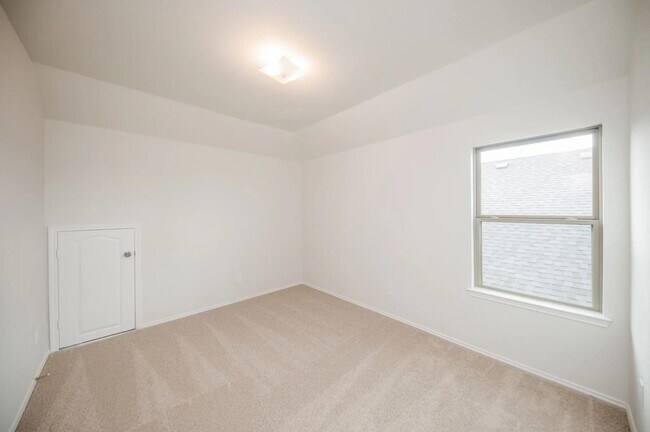 Building Photo - 32402 Clouser Crawdad Ct