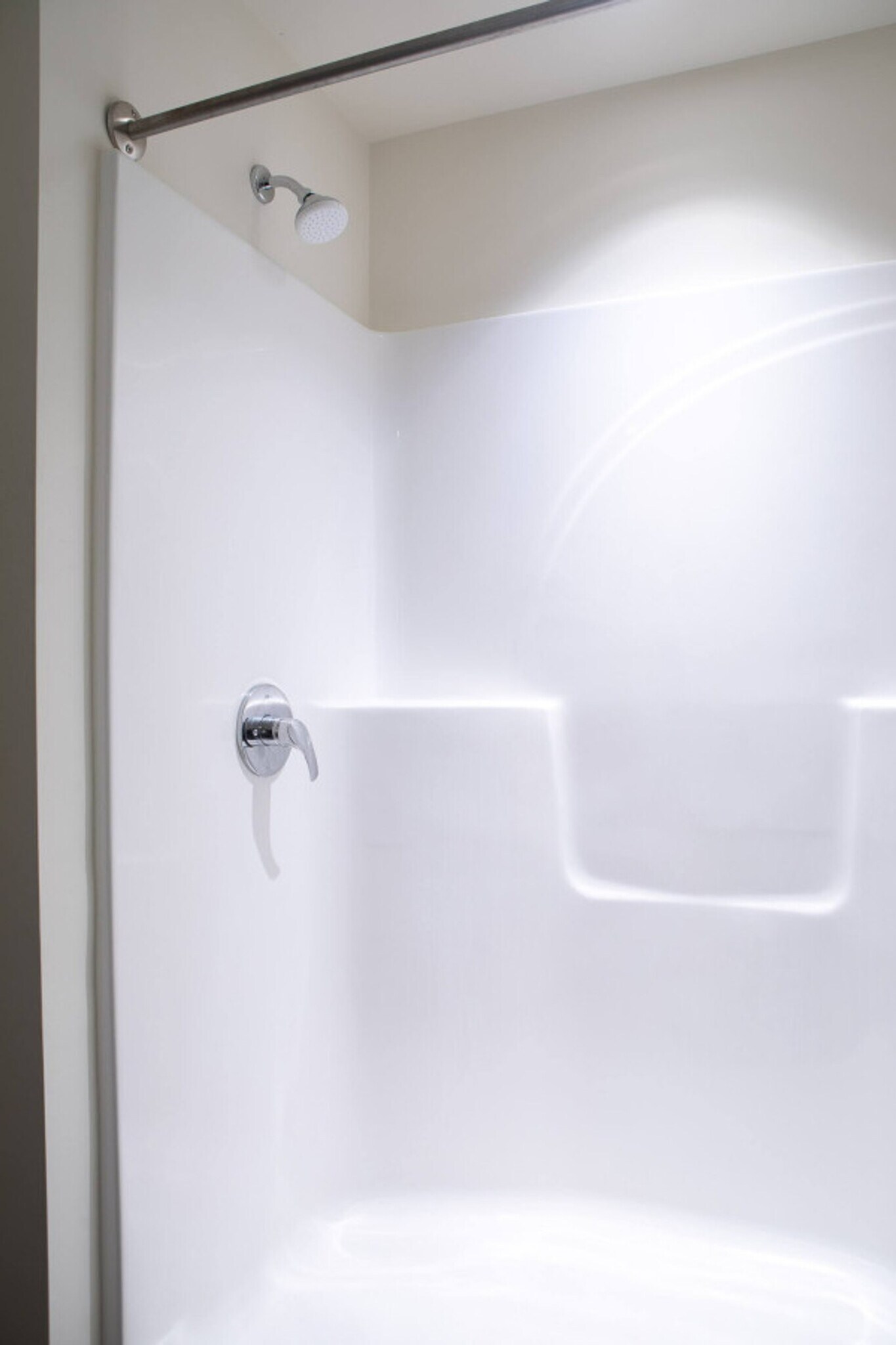 Building Photo - 1840 N Farwell Ave