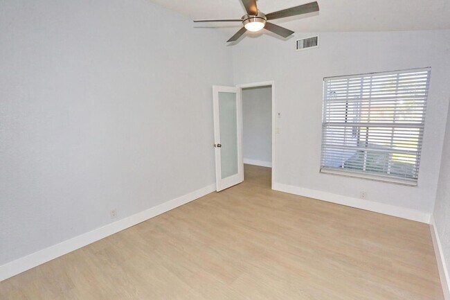 Building Photo - 8120 SW 4th Ct