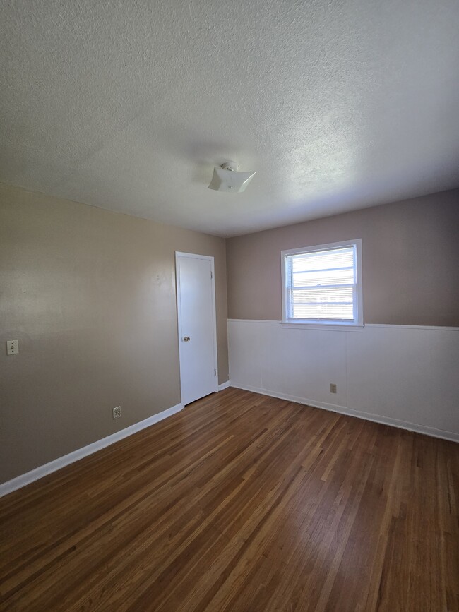 Building Photo - 902 N Colorado St