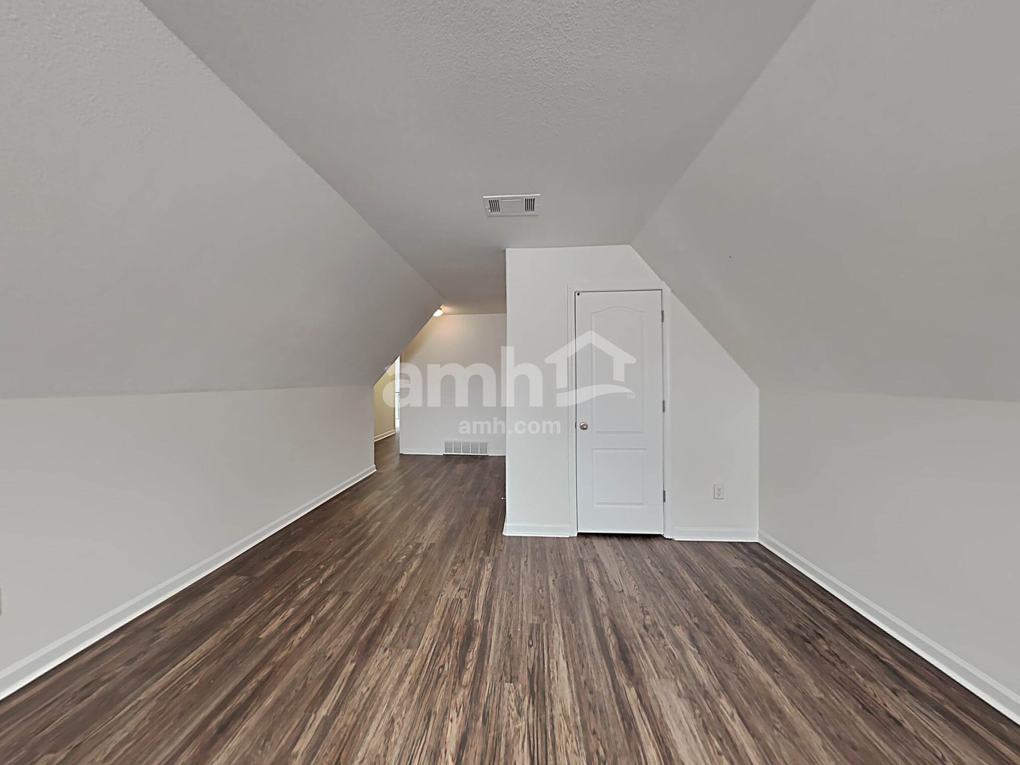 Building Photo - 9664 Woodland Creek Ln