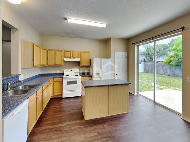 Building Photo - 10424 Frog Pond Dr