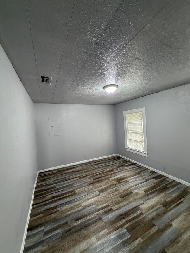 Building Photo - Charming 2 Bedroom Home for Rent in Como – Fort Worth, TX 76107