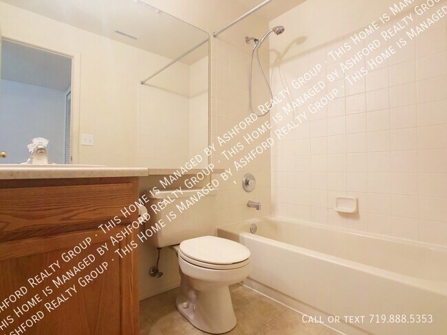 Building Photo - 3314 Castellon Dr