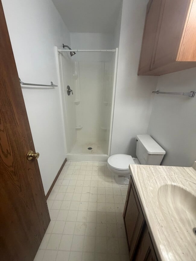 Building Photo - 690 Greenfield Ct