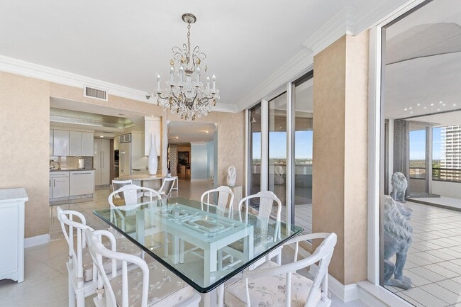 Building Photo - 100 Lakeshore Dr