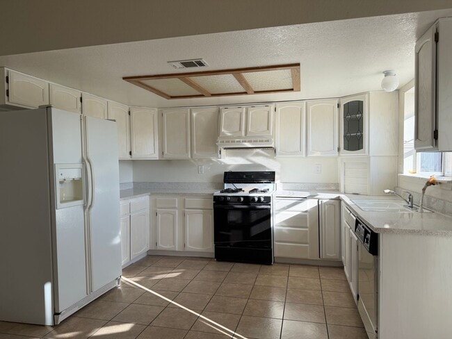 Building Photo - 3 Bedroom House Located in Cul De Sac Near Sportspark