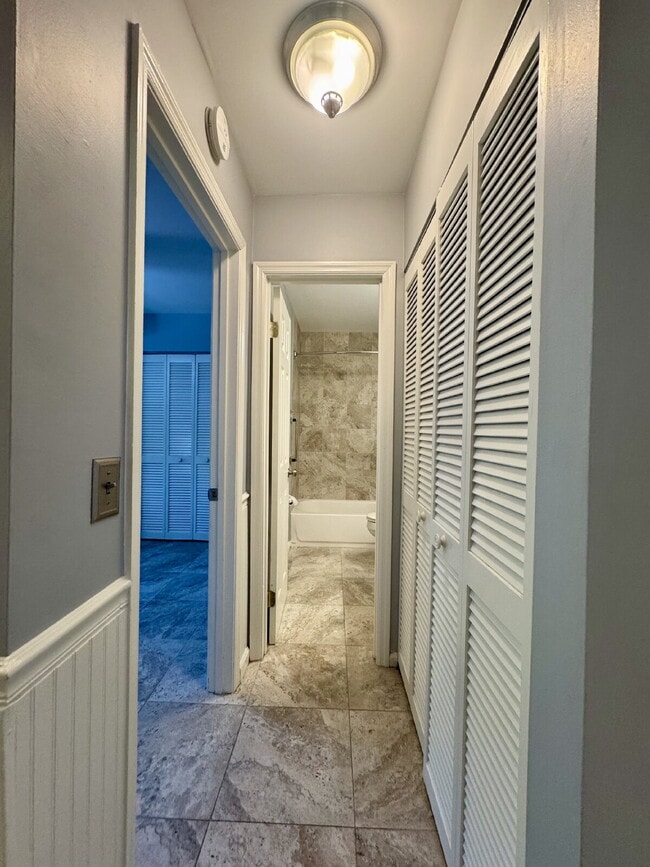 Building Photo - Two Bedroom Single Level Condo at Woodlake on Hilton Head Island!