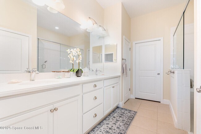 Building Photo - 2829 Avalonia Dr