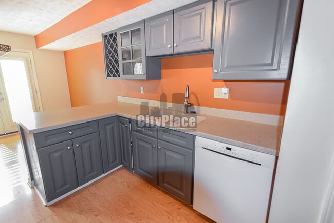 Building Photo - 7497 Charrington Ct