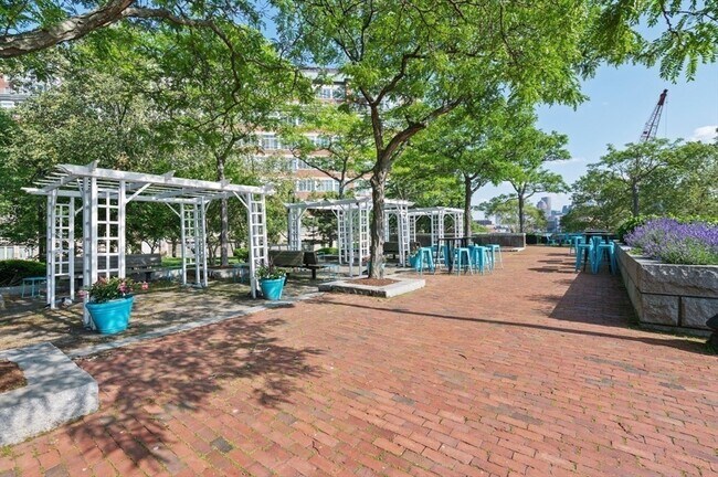 Building Photo - 42 8th St