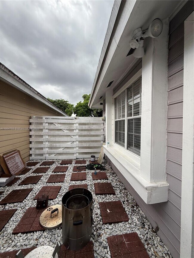 Building Photo - 14049 SW 103rd Terrace
