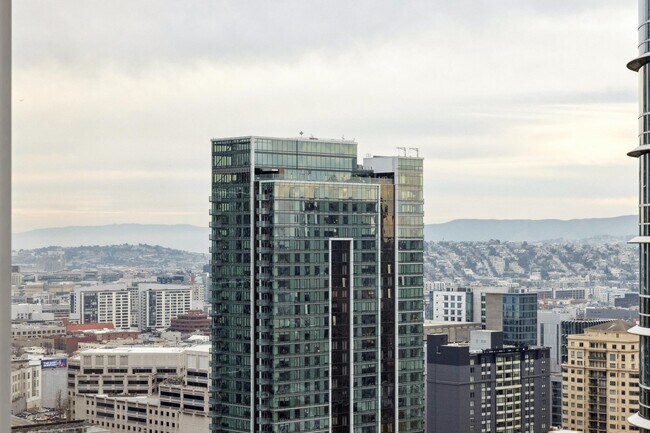 Building Photo - 301 Mission St