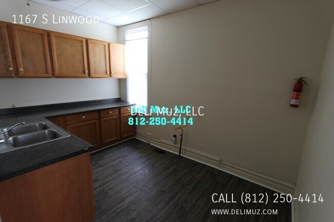 Building Photo - 1167 S Linwood Ave