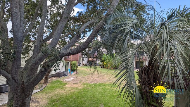 Building Photo - Renovated 1 Bedroom Waterfront Unit in Fort Walton Beach!