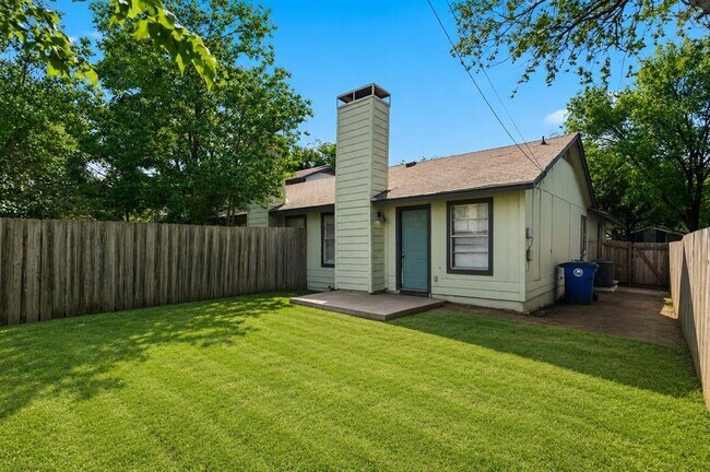 Building Photo - 2412 Burleson Ct