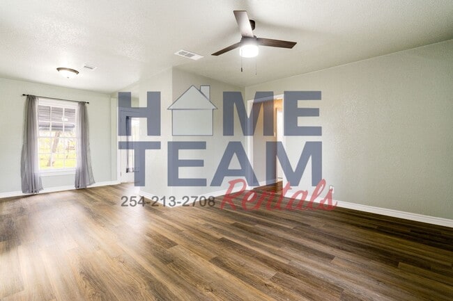 Building Photo - Half off first months rent!!!