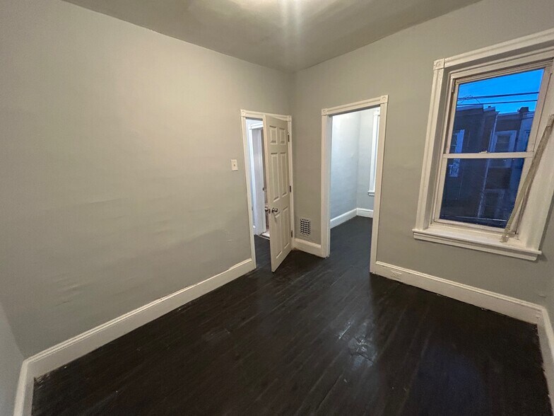 Building Photo - 4545 N Hicks St