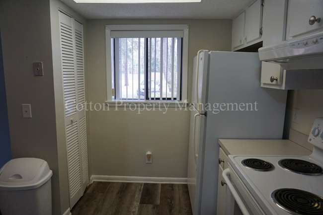 Building Photo - 2BR/2BA Condo - Great Location in Midtown ...