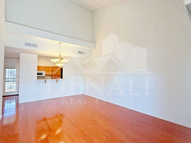 Building Photo - 15802 N Hidden Valley Ln