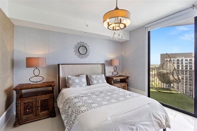 Building Photo - 5300 NW 85th Ave