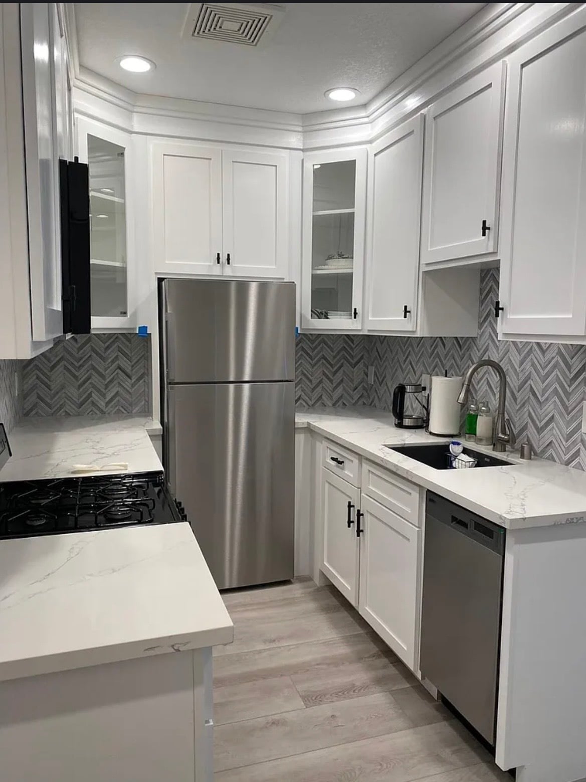 Building Photo - 9476 Hito Ct