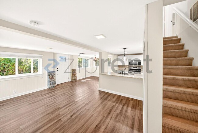 Building Photo - 16925 Hillside Dr