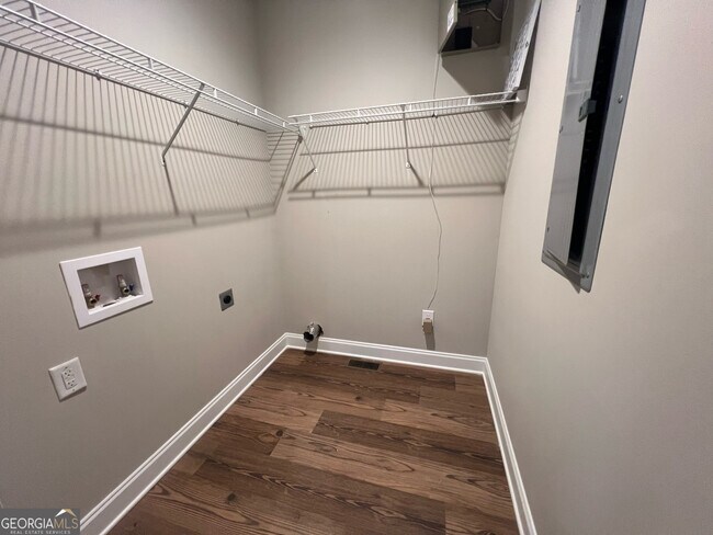 Building Photo - 626 Liberty Pk Dr