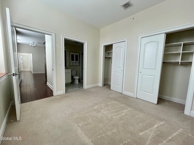 Building Photo - 233 Lake Ave