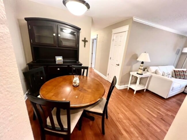 Building Photo - Waterfront Fully Furnished Condo!