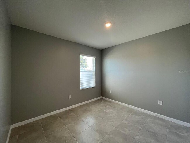 Building Photo - 3307 Summerdale Way