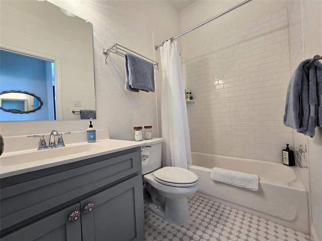 Building Photo - 3897 Washburne Dr