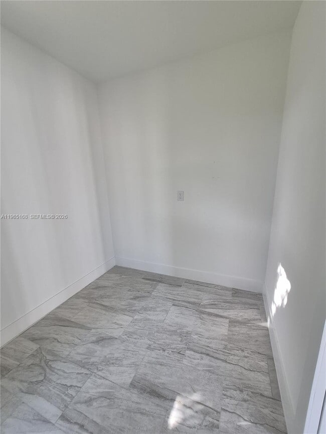 Building Photo - 3820 Embers Pkwy W