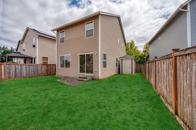 Building Photo - 3 Bedroom 2.5 Bath with fenced yard